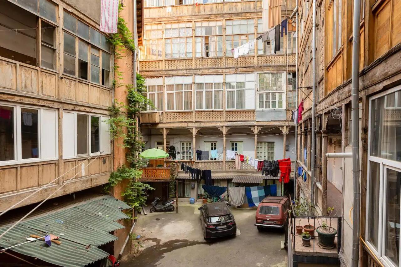 Room With Quite Yard View Tbilisi Exterior foto
